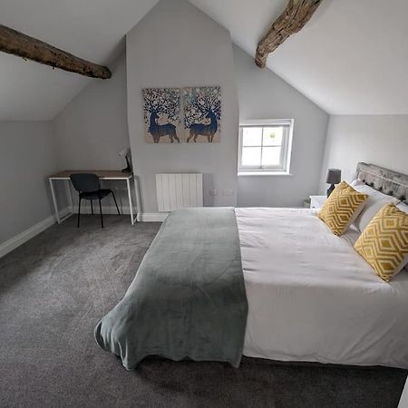 31 High Street - Modern & Stylish 2-Bed Apartment - Inc Parking Husbands Bosworth エクステリア 写真