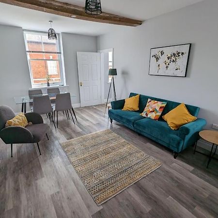 31 High Street - Modern & Stylish 2-Bed Apartment - Inc Parking Husbands Bosworth エクステリア 写真