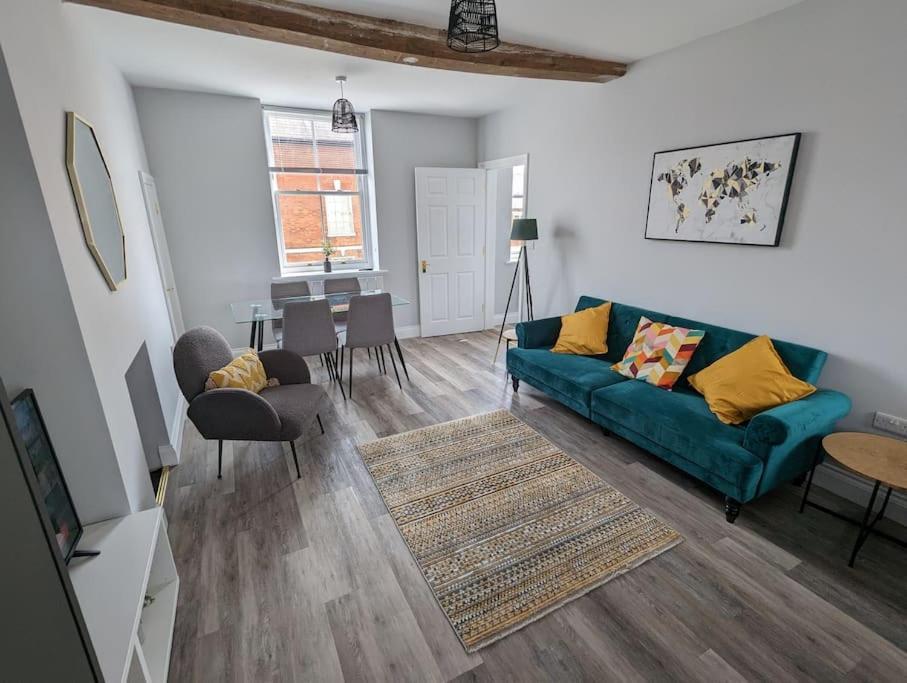 31 High Street - Modern & Stylish 2-Bed Apartment - Inc Parking Husbands Bosworth エクステリア 写真