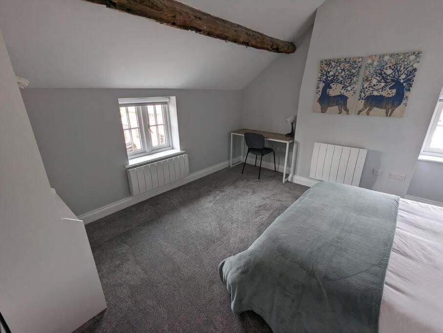 31 High Street - Modern & Stylish 2-Bed Apartment - Inc Parking Husbands Bosworth エクステリア 写真