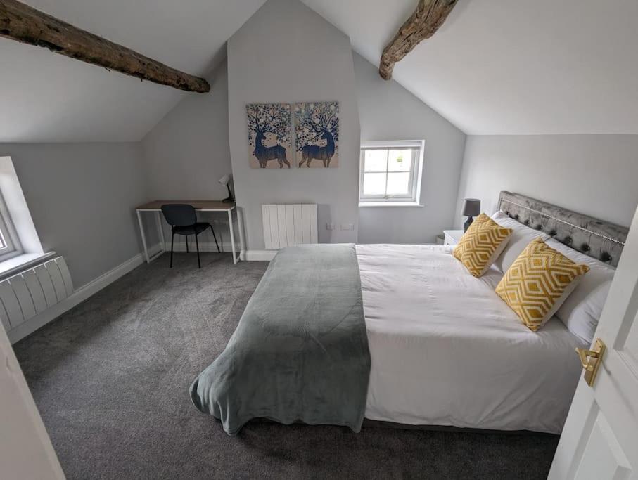 31 High Street - Modern & Stylish 2-Bed Apartment - Inc Parking Husbands Bosworth エクステリア 写真